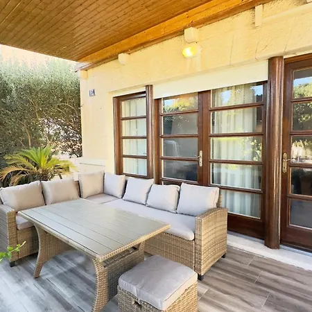 On Location, With Sea View And Exotic Garden Apartment