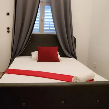 On Location, With Sea View And Exotic Garden Apartment