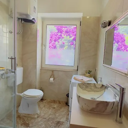 شقة On Location, With Pool, Sea View And Exotic Garden سبليت