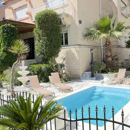 Sea View - Beachside, With Private Pool, Tropical Garden & Terrace Apartament